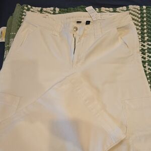 NWT Aerican Eagle Outfitters Women's White Cargo Pants